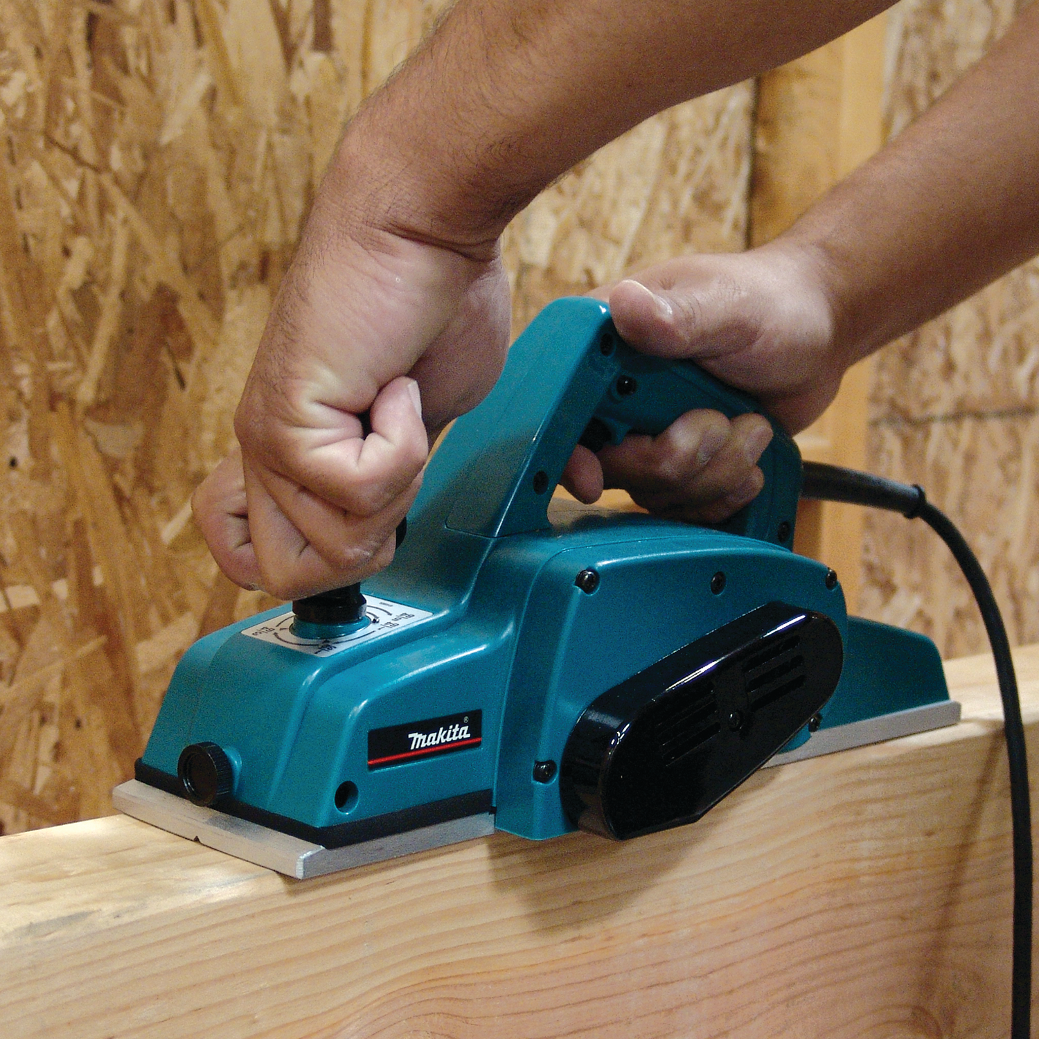 cepilladora de 4‑3/8" 850w makita (1912bmk) cepilladora de 4‑3/8" 850w makita (1912bmk)